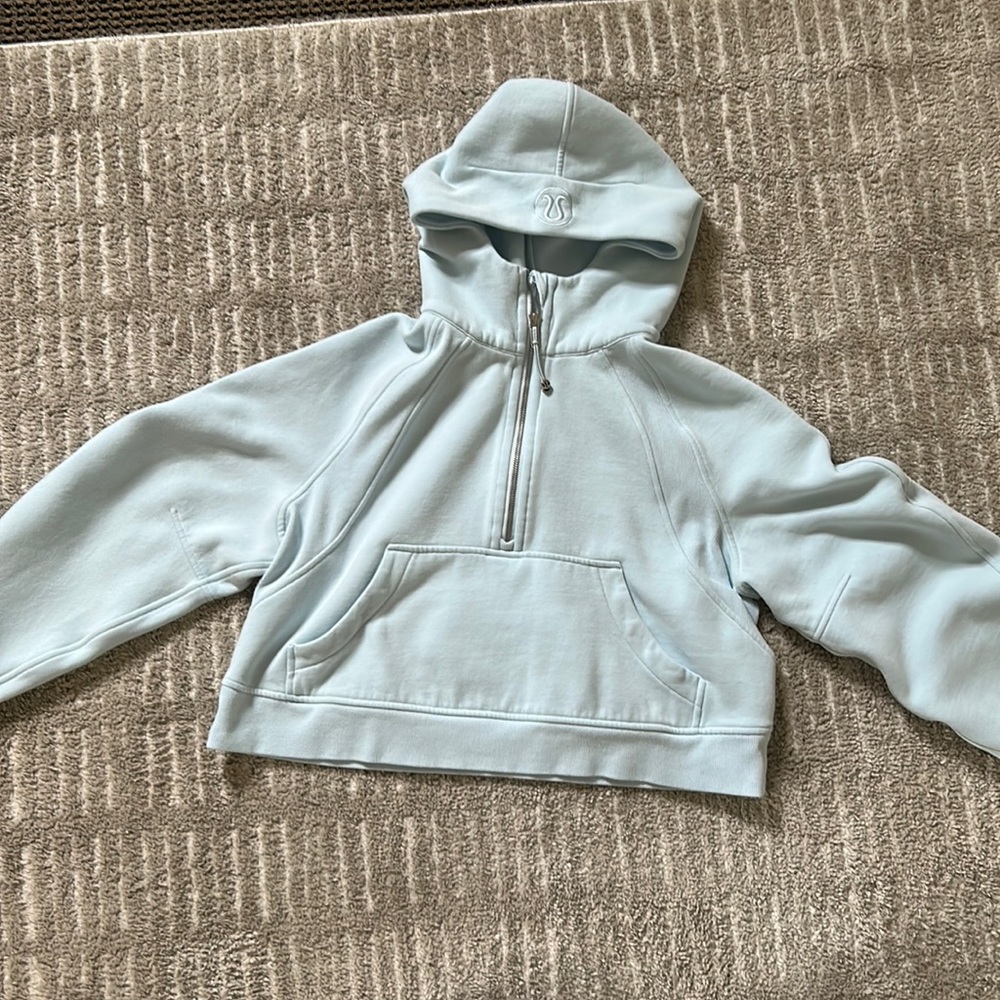 Light blue M/L lululemon scuba